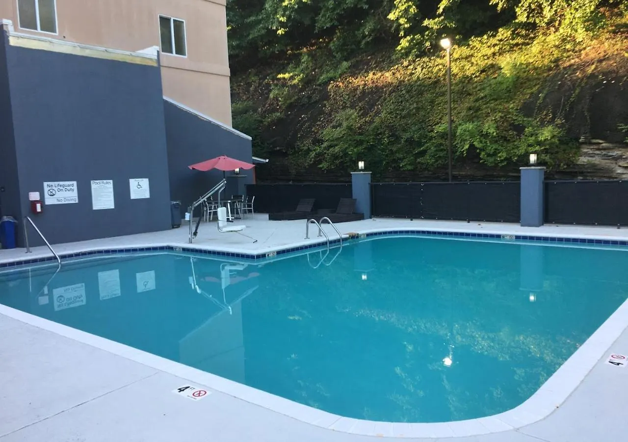 Hotel Comfort Suites Nashville Airport - Bna