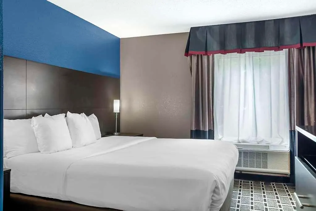 Comfort Suites Nashville Airport - Bna