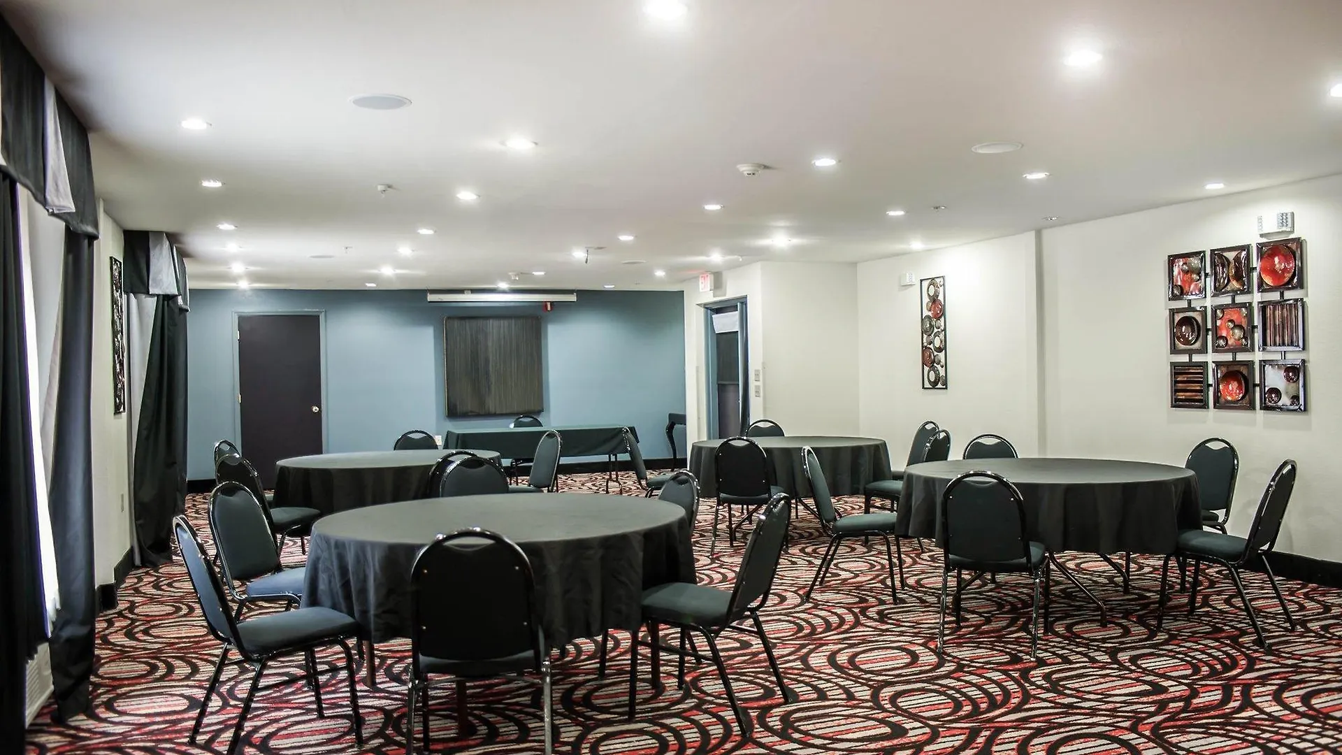 Hotel Comfort Suites Nashville Airport - Bna