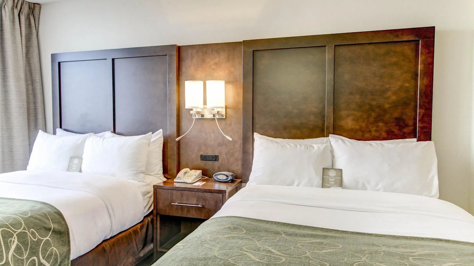 Hotel Comfort Suites Nashville Airport - Bna