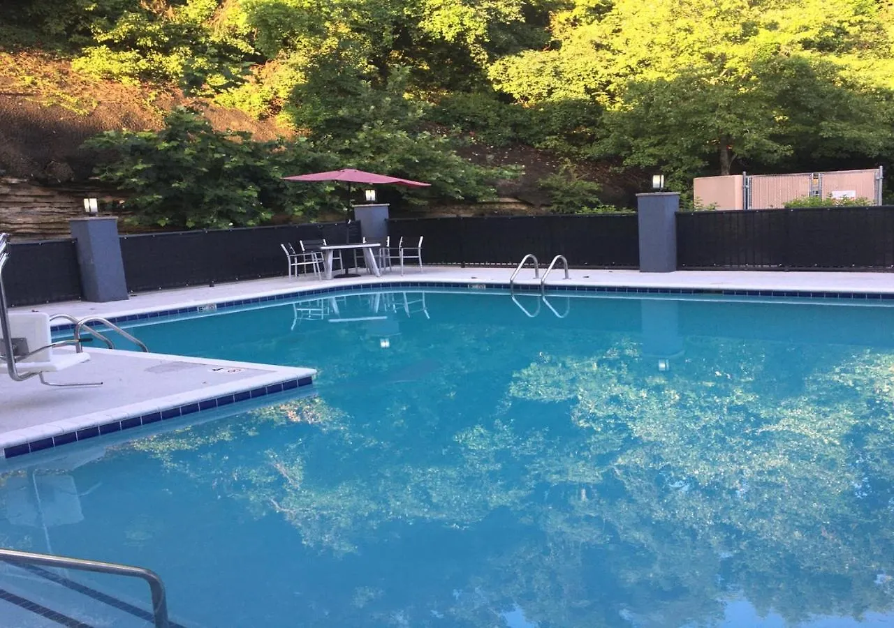 Comfort Suites Nashville Airport - Bna Hotel