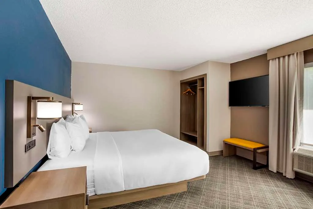 Comfort Suites Nashville Airport - Bna Hotel