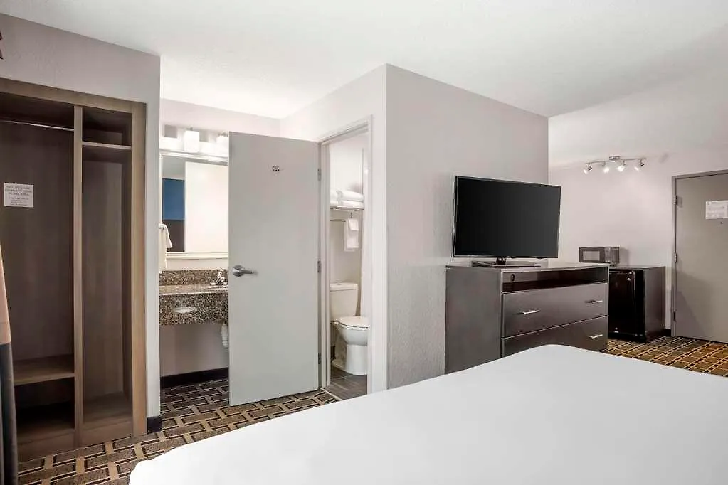 Comfort Suites Nashville Airport - Bna 2*,  USA